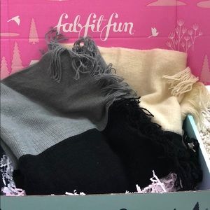 Donni scarf wrap from Fabfitfun box